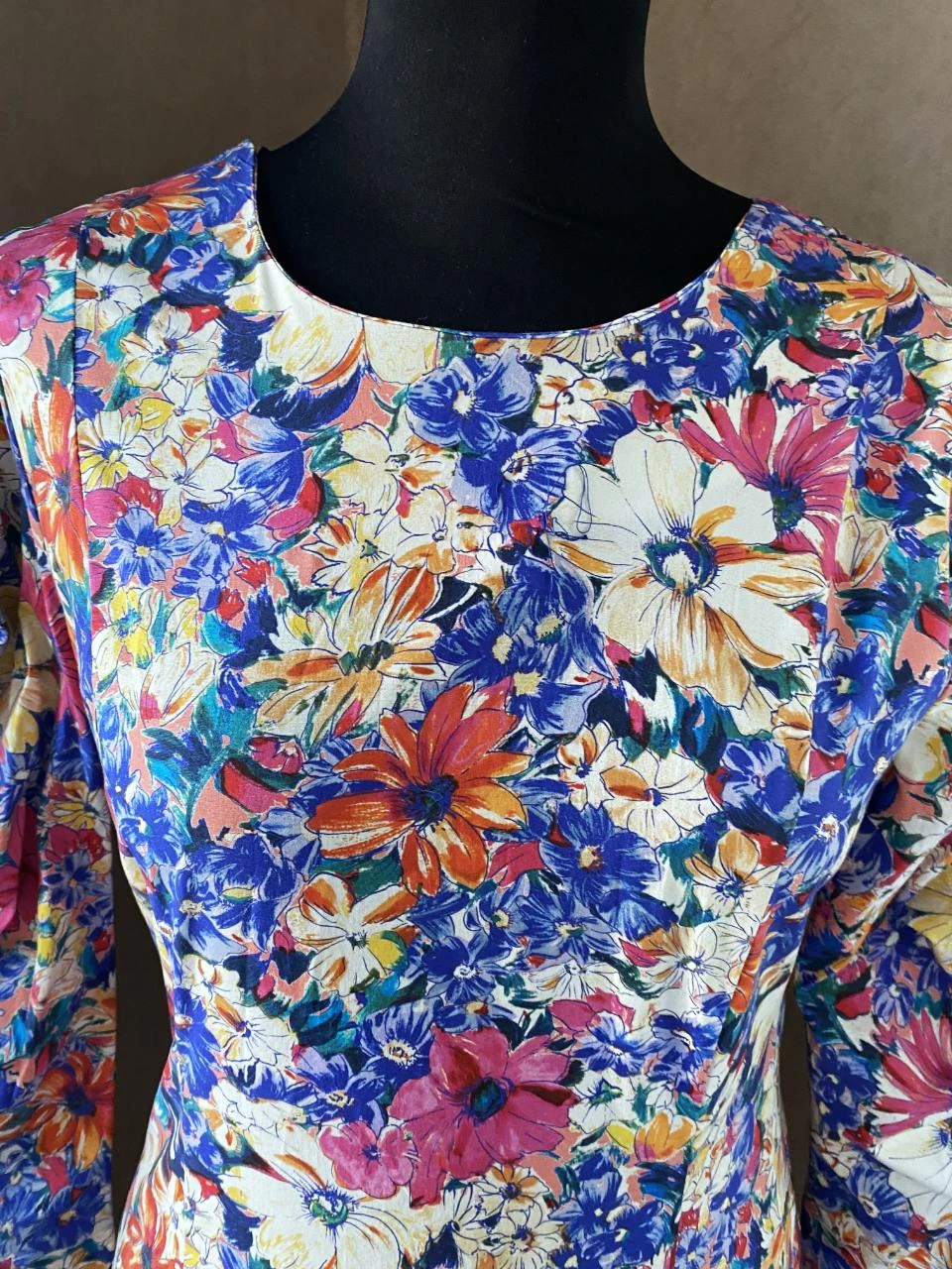 ZARA rechte bloemenjurk maat 36 - gekruiste mouwen, V-hals – photo 2